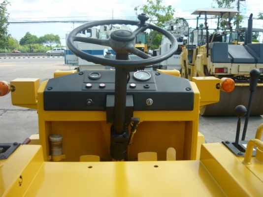 รถตักล้อยาง ขนาดครึ่งคิว Komatsu WA30 รถเก่านอกนำเข้าจากญีปุ่น พร้อมใช้งาน