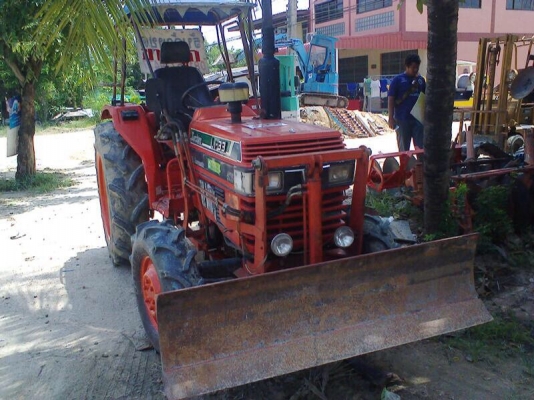 รถไถคูโบต้า L-1 33 แรง 4WD รถไถคูโบต้า L-1 33 แรง 4WD