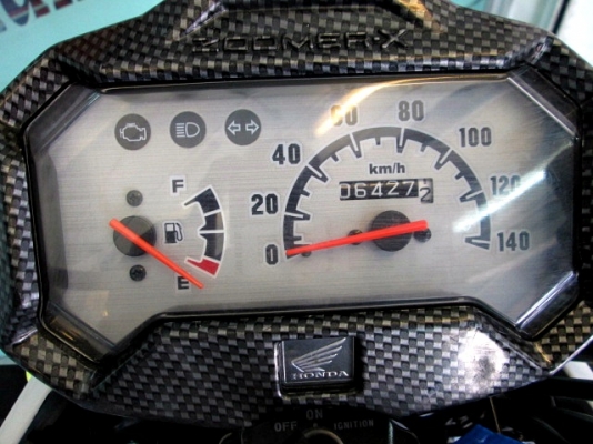 ZOOMER สีขาว ลงล้อYOGO รถเดือน ตุลาคม ปี 56 ไมล์ 6 พันโล เครื่องเดิมๆ แต่งภายนอก ราคาเร้าใจ แถม 2 รายการ 32900