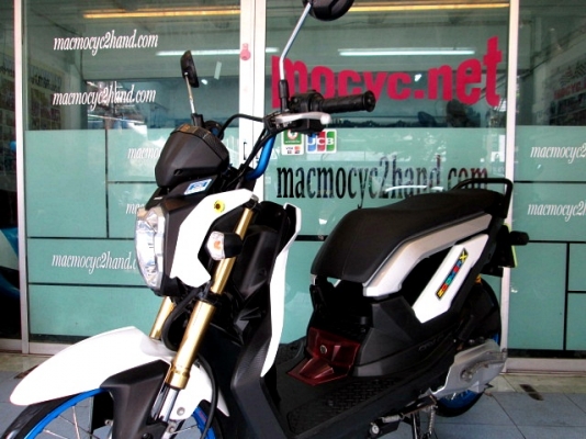 ZOOMER สีขาว ลงล้อYOGO รถเดือน ตุลาคม ปี 56 ไมล์ 6 พันโล เครื่องเดิมๆ แต่งภายนอก ราคาเร้าใจ แถม 2 รายการ 32900