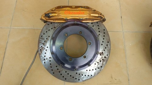 ขายปั๊มเบรค Brembo  F50 พร้อมจานซิ่ง แปลงใส่รถตู้แล้ว