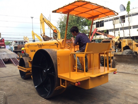 ต้องการขายด่วนรถบด3ล้อเหล็กSAKAI KD7610 พร้อมใช้