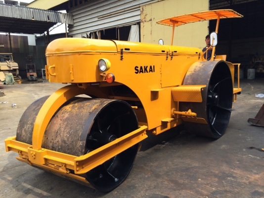 ต้องการขายด่วนรถบด3ล้อเหล็กSAKAI KD7610 พร้อมใช้