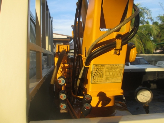 ขาย ISUZU 4 ล้อกลาง ติดเครน 1 ตัน