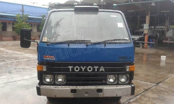 รถบรรทุก 6 ล้อ TOYOTA รุ่น DINA 200 85 แรงม้า