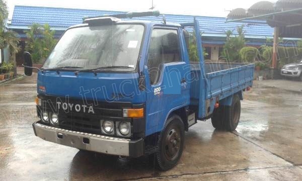 รถบรรทุก 6 ล้อ TOYOTA รุ่น DINA 200 85 แรงม้า