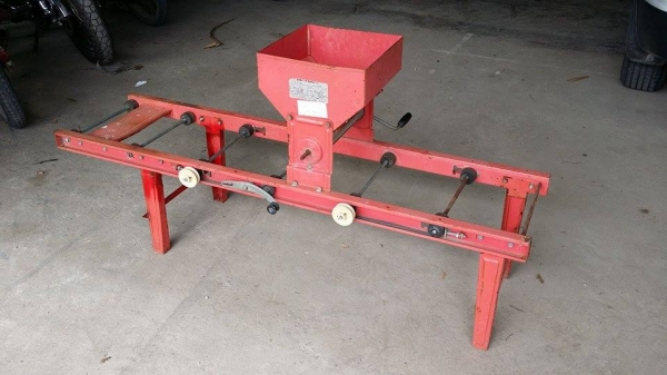 เครื่องหว่านเมล็ด เก่าญี่ปุ่น สภาพสวย เครื่องพร้อมใช้งาน