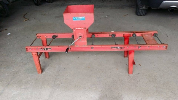 เครื่องหว่านเมล็ด เก่าญี่ปุ่น สภาพสวย เครื่องพร้อมใช้งาน