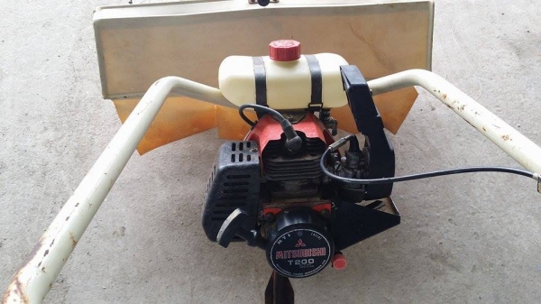 เครื่องกำจัดวัชพืชในร่องข้าว 3 แถว เก่าญี่ปุ่น ขนาดกระทัดรัด ใช้งานงานได้สะดวก เครื่องกำจัดวัชพืชในร่องข้าว 3 แถว เก่าญี่ปุ่น ขนาดกระทัดรัด ใช้งานงานได้สะดวก