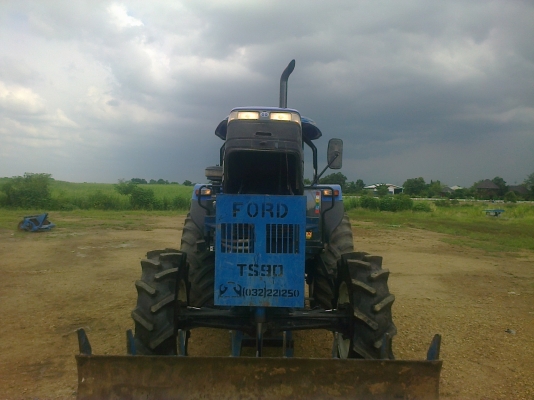 ขายNEWHOLLAND  รุ่นTS90 กรองใหญ่ รถทำงานน้อย2995ช.ม เป็นรถห้างแท้ๆสนใจ0810076640