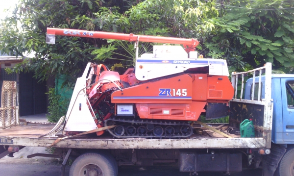 ขาย เกี่ยวkubota ZR145  ยังไม่ใช้ในไทย