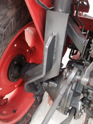 4508dtขายแค่250000บาทเท่านั้นเองมีดดันดินตราช้างผานไถตราช้างเดิมทุกชิ้น