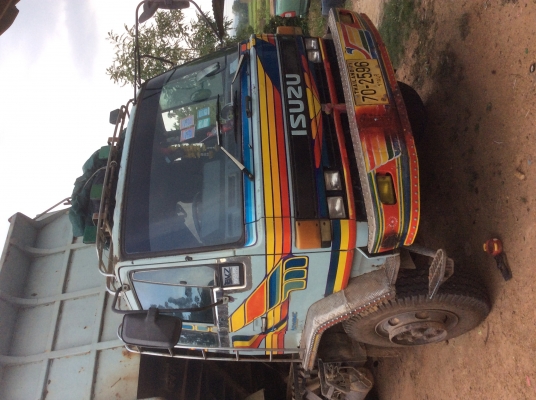 ขายISUZU ROCKYดั๊ม2เพลา 195แท้ เครื่องโบอินเตอร์ เครื่องดีเพิ่งเปลี่ยนมา ครัทซีสวยมาก ยางดี ราคา 790,000 บาท