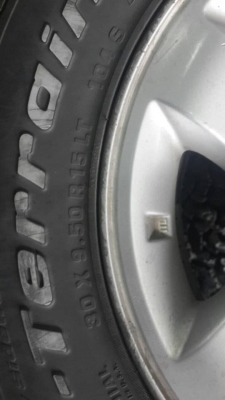 ขายยาง BF GOODRICH ALLTERRAIN 30-9.5-15 ปี11 พร้อมล้อสวยๆครับ ขายยาง BF GOODRICH ALLTERRAIN 30-9.5-15 ปี11 พร้อมล้อสวยๆครับ