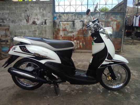 Fino ลายPS สีขาว-ดำ รถปี56 สวยเดิมๆ เครื่องแน่นๆ ราคาถูกๆครับ