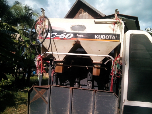 รถเกี่ยวนวดข้าว คูโบต้าDC60 พลัส พร้อมใช้งานราคาถูกๆ เจ้าของขายเอง