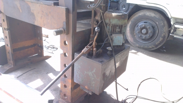 Sell> ขายแท่นอัดลูกหมาก TMC 150T. ตัน มีระบบไฟฟ้ามาในตัว มอเตอร์ 3 เฟส 10 แรง สามารถใช้ได้ทั้งมีไฟและไฟดับครับ Sell> ขายแท่นอัดลูกหมาก TMC 150T. ตัน มีระบบไฟฟ้ามาในตัว มอเตอร์ 3 เฟส 10 แรง สามารถใช้ได้ทั้งมีไฟและไฟดับครับ