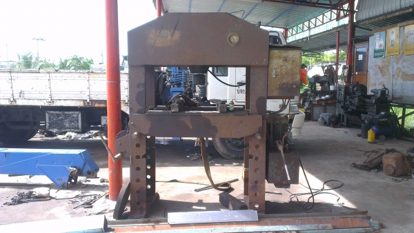 Sell> ขายแท่นอัดลูกหมาก TMC 150T. ตัน มีระบบไฟฟ้ามาในตัว มอเตอร์ 3 เฟส 10 แรง สามารถใช้ได้ทั้งมีไฟและไฟดับครับ Sell> ขายแท่นอัดลูกหมาก TMC 150T. ตัน มีระบบไฟฟ้ามาในตัว มอเตอร์ 3 เฟส 10 แรง สามารถใช้ได้ทั้งมีไฟและไฟดับครับ