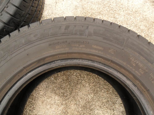 ขาย ยาง มิชลิน MICHELIN Agilisขนาด 215 / 70 ขอบ15  ปี12 (ลงพื้น ปลายปี12 )เส้นละ 790บาท(มี 4 เส้น) Tel.092-9351644