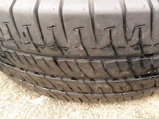 ขาย ยาง มิชลิน MICHELIN Agilisขนาด 215 / 70 ขอบ15  ปี12 (ลงพื้น ปลายปี12 )เส้นละ 790บาท(มี 4 เส้น) Tel.092-9351644