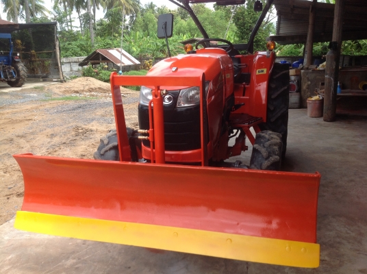 ปัญญาแทรคเตอร์มาแล้ว...จัดมาให้ตามคำเรียกร้อง  คูโบต้า L4708 พร้อมใบมีดคานล่างFD185F ผาน6x24 ตราช้าง ทำงาน 1488ชม.ครับ