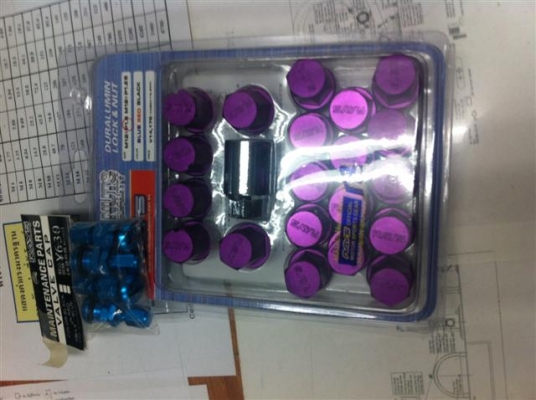 ขายถูกน๊อตล้อ RAYS โล๊ะ ขายถูกน๊อตล้อ RAYS โล๊ะ