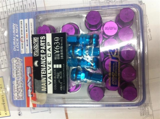 ขายถูกน๊อตล้อ RAYS โล๊ะ ขายถูกน๊อตล้อ RAYS โล๊ะ