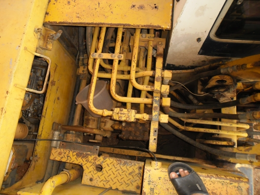 ขายรถแบคโฮ KOMATSU PC120-2 สวยแรงสภาพเก่านอกโซ่หนาเอวแน่นทำงานดีไม่มีโหลด