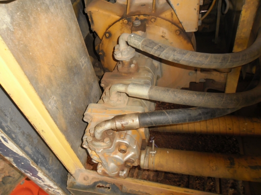 ขายรถแบคโฮ KOMATSU PC120-2 สวยแรงสภาพเก่านอกโซ่หนาเอวแน่นทำงานดีไม่มีโหลด