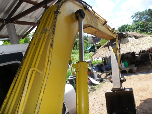 ขายรถแบคโฮ KOMATSU PC120-2 สวยแรงสภาพเก่านอกโซ่หนาเอวแน่นทำงานดีไม่มีโหลด