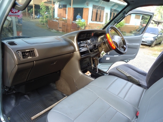 รถตู้  Toyota  commuter  ปี 2004  หลังคาสูง ช่วงยาว  เครื่องดี  1jz   แก๊ส หัวฉีด  lpg  ขับดี ประหยัด