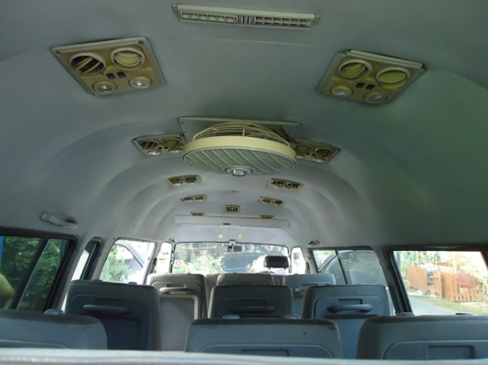 รถตู้  Toyota  commuter  ปี 2004  หลังคาสูง ช่วงยาว  เครื่องดี  1jz   แก๊ส หัวฉีด  lpg  ขับดี ประหยัด