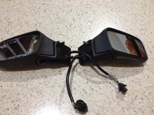 กระจกมองข้าง VOLVO V70 ของเก่าญี่ปุ่นสภาพสวย กระจกมองข้าง VOLVO V70 ของเก่าญี่ปุ่นสภาพสวย