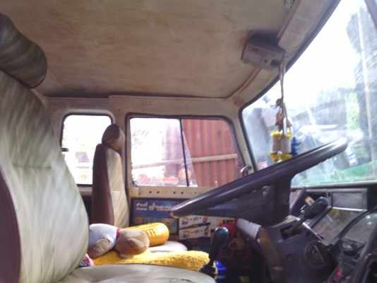 รถ6ล้อใหญ่ฮีโน่ เครื่องHO7C 185 แรง  พวงมาลัยพาเวอร์ เบรกทริบฟี่  หัวยกไฮโดลิก มีDVD เอกสารพร้อมโอน เจ้าของขายเอง ้เกลียร์สายสั่น 6 เกลียร์ รถสวยมากคัชชีสวยตลอดเส้น