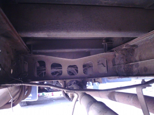 รถ6ล้อใหญ่ฮีโน่ เครื่องHO7C 185 แรง  พวงมาลัยพาเวอร์ เบรกทริบฟี่  หัวยกไฮโดลิก มีDVD เอกสารพร้อมโอน เจ้าของขายเอง ้เกลียร์สายสั่น 6 เกลียร์ รถสวยมากคัชชีสวยตลอดเส้น