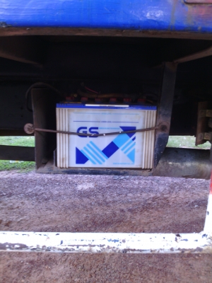 รถ6ล้อใหญ่ฮีโน่ เครื่องHO7C 185 แรง  พวงมาลัยพาเวอร์ เบรกทริบฟี่  หัวยกไฮโดลิก มีDVD เอกสารพร้อมโอน เจ้าของขายเอง ้เกลียร์สายสั่น 6 เกลียร์ รถสวยมากคัชชีสวยตลอดเส้น