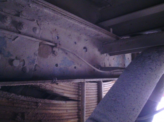 รถ6ล้อใหญ่ฮีโน่ เครื่องHO7C 185 แรง  พวงมาลัยพาเวอร์ เบรกทริบฟี่  หัวยกไฮโดลิก มีDVD เอกสารพร้อมโอน เจ้าของขายเอง ้เกลียร์สายสั่น 6 เกลียร์ รถสวยมากคัชชีสวยตลอดเส้น