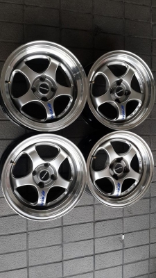 ล้อ 15" หน้า7.5 หลัง8.5 พร้อมยาง4เส้น ล้อ 15" หน้า7.5 หลัง8.5 พร้อมยาง4เส้น