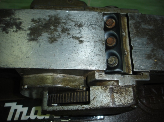 ขายกบไฟฟ้า MAKITA รุ่น Power Planer 1600 ขนาด 3.1/8"