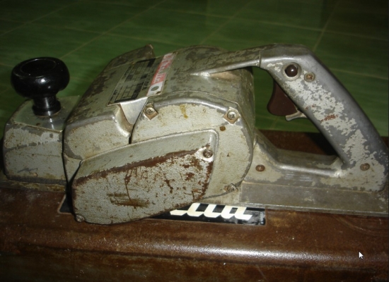 ขายกบไฟฟ้า MAKITA รุ่น Power Planer 1600 ขนาด 3.1/8"