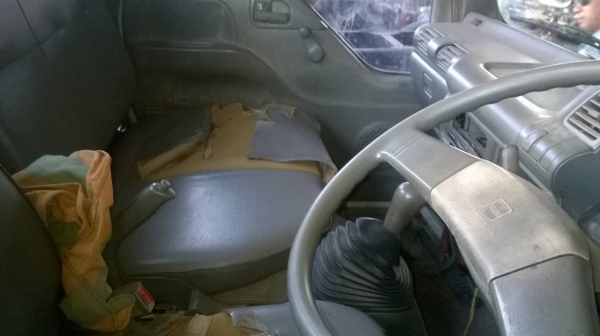 ขาย 6 ล้อ NKR66LX5T จดทะเบียนปี 40 เครื่อง 4HF1 120 แรงม้าฝาขาว คัสซีสวยตลอดเส้น ทะเบียนพร้อมโอน ราคาต่อรองได้ ขาย 6 ล้อ NKR66LX5T จดทะเบียนปี 40 เครื่อง 4HF1 120 แรงม้าฝาขาว คัสซีสวยตลอดเส้น ทะเบียนพร้อมโอน ราคาต่อรองได้