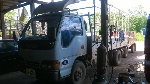 ขาย 6 ล้อ NKR66LX5T จดทะเบียนปี 40 เครื่อง 4HF1 120 แรงม้าฝาขาว คัสซีสวยตลอดเส้น ทะเบียนพร้อมโอน ราคาต่อรองได้