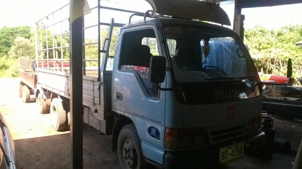 ขาย 6 ล้อ NKR66LX5T จดทะเบียนปี 40 เครื่อง 4HF1 120 แรงม้าฝาขาว คัสซีสวยตลอดเส้น ทะเบียนพร้อมโอน ราคาต่อรองได้ ขาย 6 ล้อ NKR66LX5T จดทะเบียนปี 40 เครื่อง 4HF1 120 แรงม้าฝาขาว คัสซีสวยตลอดเส้น ทะเบียนพร้อมโอน ราคาต่อรองได้