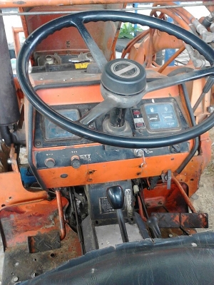 ขายรถไถ hinomoto ติดตัก 130,000