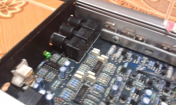 ขายแอมป์ U.S.AMPS รุ่น VL-100 (2ch) วงจรคล้ายกับ ZAPCO ขายถูกๆ ขายแอมป์ U.S.AMPS รุ่น VL-100 (2ch) วงจรคล้ายกับ ZAPCO ขายถูกๆ