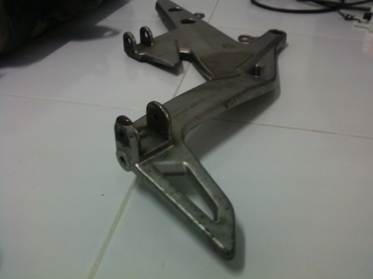 ขายอะไหล่ นินจา 300,สวิงอาร์ม โช้คหน้า ถังน้ำมัน แฮน เบาะท้าย แฟริ่งเลนไฟหน้า และ ท่อไอเสีย อื่น เหมารวมเลยก็ได้ หรือ แยกชิ้นก็ได้