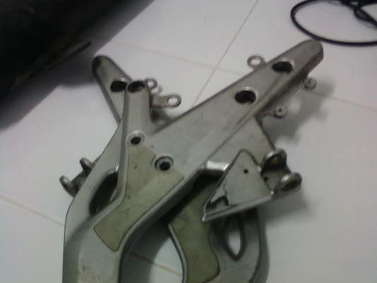 ขายอะไหล่ นินจา 300,สวิงอาร์ม โช้คหน้า ถังน้ำมัน แฮน เบาะท้าย แฟริ่งเลนไฟหน้า และ ท่อไอเสีย อื่น เหมารวมเลยก็ได้ หรือ แยกชิ้นก็ได้