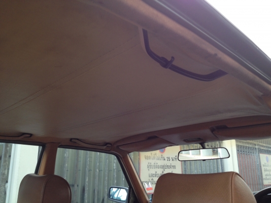 ขายเบนซ์ w123 ราคา 84,000 บาท ติดต่อ คุณเอ๋ 092-6356419