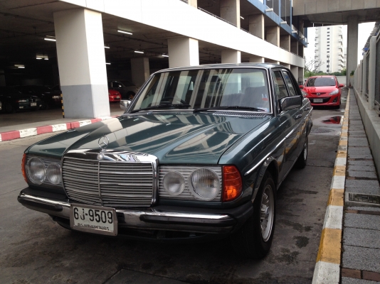 ขายเบนซ์ w123 ราคา 84,000 บาท ติดต่อ คุณเอ๋ 092-6356419