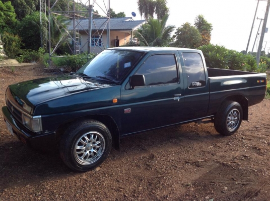 ขายนิสสันบิ๊กเอ็มปี 96 จอโค้ง เครื่อง 2500 ซีซี ฝาแดง สภาพสวยบาง